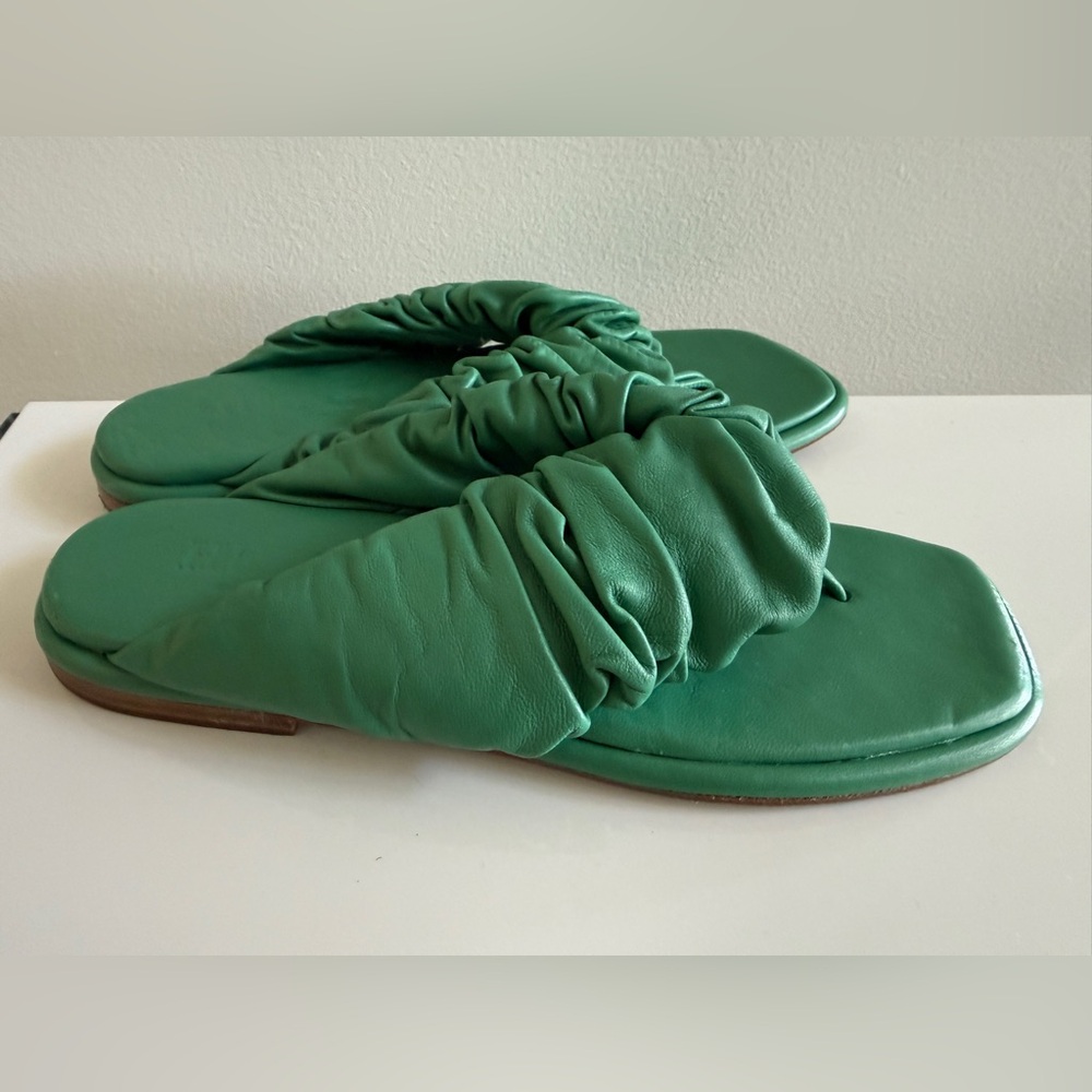 HEREU | Nuvola Scrunchie Leather Sandals | 39 Green - Picture 3 of 6